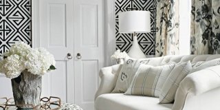 Soggiorno classico: bianco protagonista nel living d’atmosfera