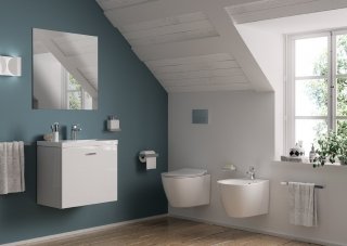 Sanitari sospesi wc e bidet, lavandino e mobile da 70 cm Connect Space di Ideal Standard. Miscelatore lavandino e bidet Ceramix. Sanitari sospesi wc e bidet, lavandino e mobile da 70 cm Connect Space di Ideal Standard. Miscelatore lavandino e bidet Ceramix.