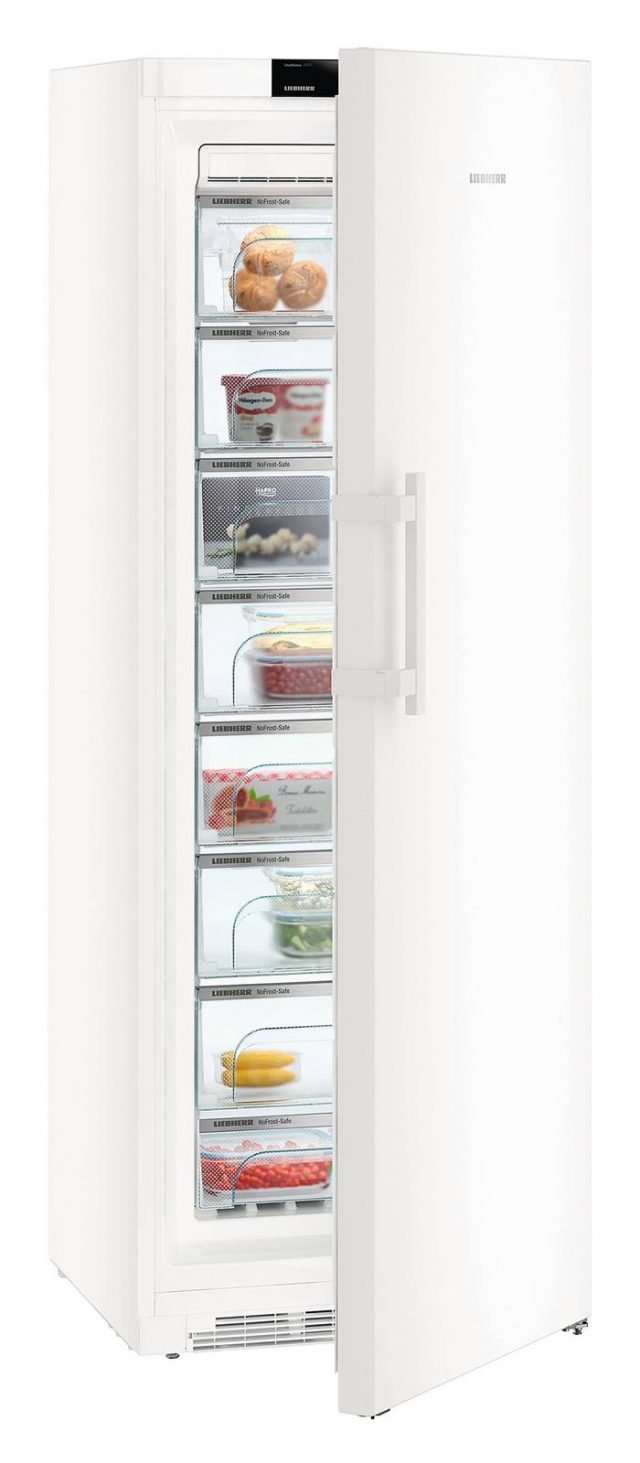 GNP 5255 di Liebherr ha un volume utile di 360 litri, è in classe di efficienza energetica A+++ -20%, è suddiviso in 8 cassetti trasparenti e ha illuminazione interna a Led. E’ dotato di tecnologia NoFrost e in caso di black out mantiene gli alimenti fino a 20 ore. Misura L70xP75xH195 cm. Prezzo 1.749 euro. www.bsdspa.it GNP 5255 di Liebherr ha un volume utile di 360 litri, è in classe di efficienza energetica A+++ -20%, è suddiviso in 8 cassetti trasparenti e ha illuminazione interna a Led. E’ dotato di tecnologia NoFrost e in caso di black out mantiene gli alimenti fino a 20 ore. Misura L70xP75xH195 cm. Prezzo 1.749 euro. www.bsdspa.it