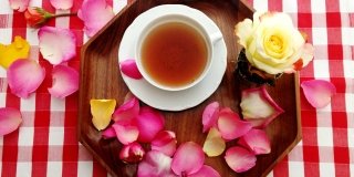 Tè alla rosa: una sorpresa per la festa della mamma