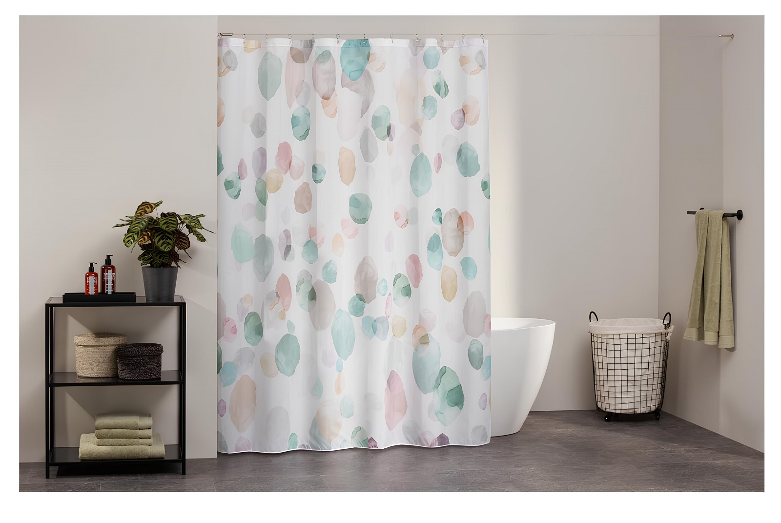 È in tessuto poliestere la tenda doccia Gotas di Bacchetta tutta made in Italy. Prezzo nella misura L 240 x H 200 cm 23,50 euro. È disponibile anche nelle larghezze standard 120 e 180 cm. www.bacchetta.it È in tessuto poliestere la tenda doccia Gotas di Bacchetta tutta made in Italy. Prezzo nella misura L 240 x H 200 cm 23,50 euro. È disponibile anche nelle larghezze standard 120 e 180 cm. www.bacchetta.it