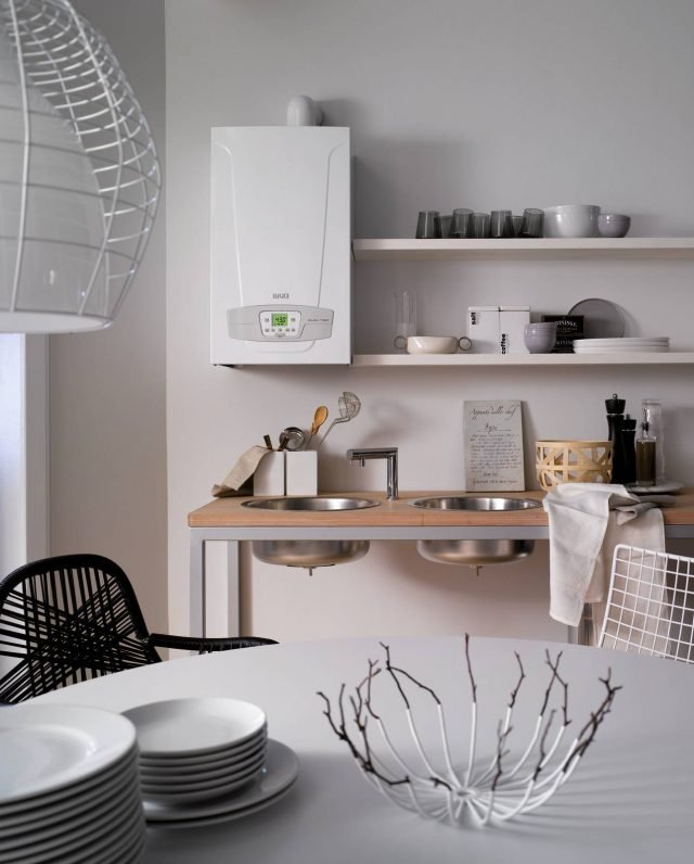 Luna Duo-tec+ è una caldaia murale a gas a condensazione, studiata seguendo le direttive Ecodesign e Labelling, adatta sia per le nuove installazioni sia per la sostituzione di vecchie caldaie. Questo modello di Baxi assicura prestazioni e comfort elevati grazie a un ampio campo di modulazione che, riducendo i cicli di accensione/spegnimento, aumenta l’efficienza, la silenziosità, il risparmio energetico e abbassa le emissioni. www.baxi.it Luna Duo-tec+ è una caldaia murale a gas a condensazione, studiata seguendo le direttive Ecodesign e Labelling, adatta sia per le nuove installazioni sia per la sostituzione di vecchie caldaie. Questo modello di Baxi assicura prestazioni e comfort elevati grazie a un ampio campo di modulazione che, riducendo i cicli di accensione/spegnimento, aumenta l’efficienza, la silenziosità, il risparmio energetico e abbassa le emissioni. www.baxi.it