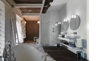 mobile bagno Qamar di Inda con finitura frontale laccato opaco Bianco, struttura in specchio Mirror e lavabi in ceramica Qamar White mobile bagno Qamar di Inda con finitura frontale laccato opaco Bianco, struttura in specchio Mirror e lavabi in ceramica Qamar White