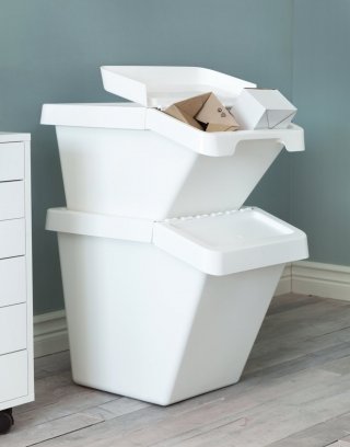 pattumiera per la raccolta differenziata realizzata in plastica propilenica bianca Sortera di Ikea Italia pattumiera per la raccolta differenziata realizzata in plastica propilenica bianca Sortera di Ikea Italia