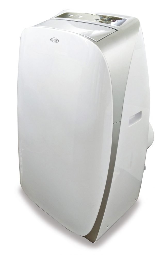 Portatile monoblocco, il condizionatore portatile Softy Plus di Argo Clima venduto su Privalia raffredda, deumidifica e riscalda. Ha potenza rinfrescante di 3,5 kW, è in classe A, e ha flap frontale motorizzato, con ampia oscillazione automatica, gestibile anche con telecomando che diffonde l’aria in modo omogeneo. Misura L48xp40xH79,5 cm. Prezzo 340 euro.www.privalia.com Portatile monoblocco, il condizionatore portatile Softy Plus di Argo Clima venduto su Privalia raffredda, deumidifica e riscalda. Ha potenza rinfrescante di 3,5 kW, è in classe A, e ha flap frontale motorizzato, con ampia oscillazione automatica, gestibile anche con telecomando che diffonde l’aria in modo omogeneo. Misura L48xp40xH79,5 cm. Prezzo 340 euro.www.privalia.com
