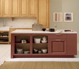 cucina colorata classica con isola color rosso granata Nuovo Mondo di Scandola cucina colorata classica con isola color rosso granata Nuovo Mondo di Scandola