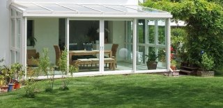 veranda di Finstral con profili in pvc con rinforzi in acciaio veranda di Finstral con profili in pvc con rinforzi in acciaio