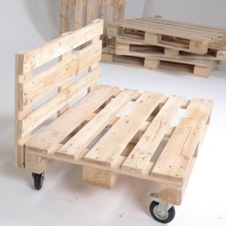 Avvitare anche le restanti ruote senza freno. Avvitare anche le restanti ruote senza freno.