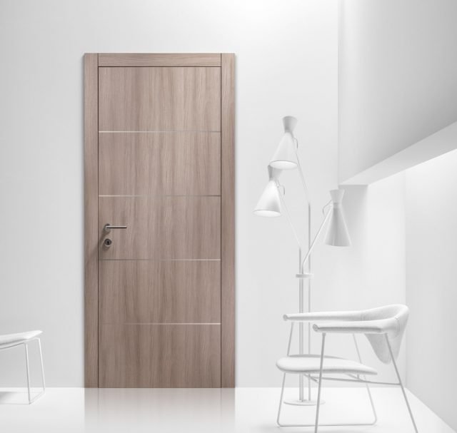 Nella foto, modello Liss/4 della collezione Replica qui proposto nella finitura Ontario in decorativo Polvere, con filetti in alluminio con finitura acciaio, con telaio Flat. Dimensioni: cm 80x210 Telaio: cm 10 Nella foto, modello Liss/4 della collezione Replica qui proposto nella finitura Ontario in decorativo Polvere, con filetti in alluminio con finitura acciaio, con telaio Flat. Dimensioni: cm 80x210 Telaio: cm 10