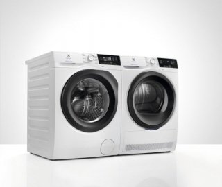 Lavatrice e asciugatrice  PerfectCare 800 di Electrolux (costano ciascuna 897 euro). Lavatrice e asciugatrice  PerfectCare 800 di Electrolux (costano ciascuna 897 euro).