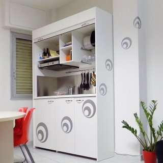 Cucina armadio Art. 125 compact di Nigth&Day/Vivilospazio si chiude a serranda Cucina armadio Art. 125 compact di Nigth&Day/Vivilospazio si chiude a serranda