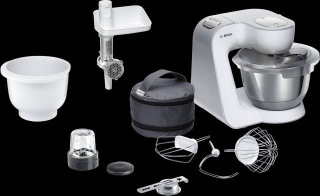 robot multifunzione MUM58244 di Bosch ha motore da 1.000 watt per lavorare impasti fino ad 1 kg di farina. Lo speciale movimento planetario 3D e la forma della ciotola da 3,9 litri consentono di ottenere impasti omogenei fino a 2,7 kg per torte. E’ dotato di sistema EasyArm Lift che permette di alzare il braccio impastatore premendo un pulsante per aggiungere gli ingredienti. Prezzo 449,90 euro. www.bosch.it robot multifunzione MUM58244 di Bosch ha motore da 1.000 watt per lavorare impasti fino ad 1 kg di farina. Lo speciale movimento planetario 3D e la forma della ciotola da 3,9 litri consentono di ottenere impasti omogenei fino a 2,7 kg per torte. E’ dotato di sistema EasyArm Lift che permette di alzare il braccio impastatore premendo un pulsante per aggiungere gli ingredienti. Prezzo 449,90 euro. www.bosch.it