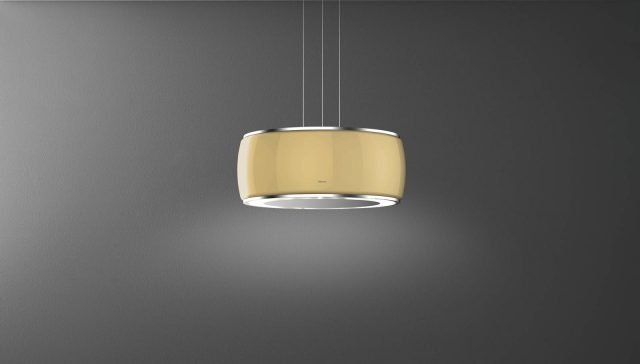 Regolabile su 4 velocità e con portata massima di 600 mc/h, la cappa Soffio di Falmec è in vetro bianco satinato e ha diametro di 54 cm. È dotata di illuminazione a led e di filtro antigrasso asportabile e lavabile. Prezzo 2.742 euro. www.falmec.com Regolabile su 4 velocità e con portata massima di 600 mc/h, la cappa Soffio di Falmec è in vetro bianco satinato e ha diametro di 54 cm. È dotata di illuminazione a led e di filtro antigrasso asportabile e lavabile. Prezzo 2.742 euro. www.falmec.com