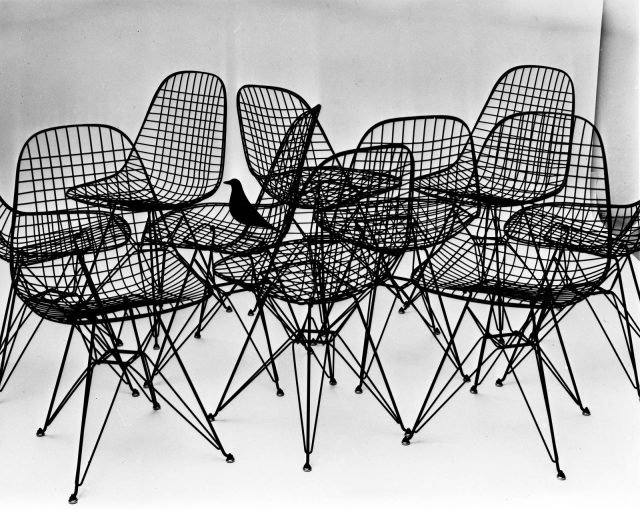 Wire chair, The world of Charles & Ray Eames, Design Museum, Gallery, Schaudepot, Fire station Vitra Campus – foto Eames Office LLC Wire chair, The world of Charles & Ray Eames, Design Museum, Gallery, Schaudepot, Fire station Vitra Campus – foto Eames Office LLC