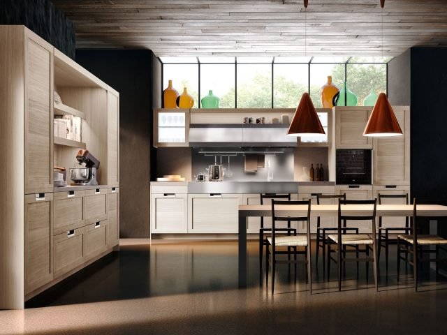 Tutto il fascino del legno rivive nella cucina della collezione Lux Classic di Snaidero caratterizzata da ante a telaio in rovere barrique. La zona operativa in acciaio inox integra cottura e lavaggio. È prevista la possibilità di inserire anche in vetro, come quelle dei pensili in foto, per alleggerire l’estetica d’insieme. Prezzo su preventivo. www.snaidero.it Tutto il fascino del legno rivive nella cucina della collezione Lux Classic di Snaidero caratterizzata da ante a telaio in rovere barrique. La zona operativa in acciaio inox integra cottura e lavaggio. È prevista la possibilità di inserire anche in vetro, come quelle dei pensili in foto, per alleggerire l’estetica d’insieme. Prezzo su preventivo. www.snaidero.it