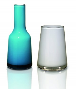 vaso bianco modello Numa Mini Arctic Breeze e vaso azzurro Nek Mini Carribean Sea vaso bianco modello Numa Mini Arctic Breeze e vaso azzurro Nek Mini Carribean Sea