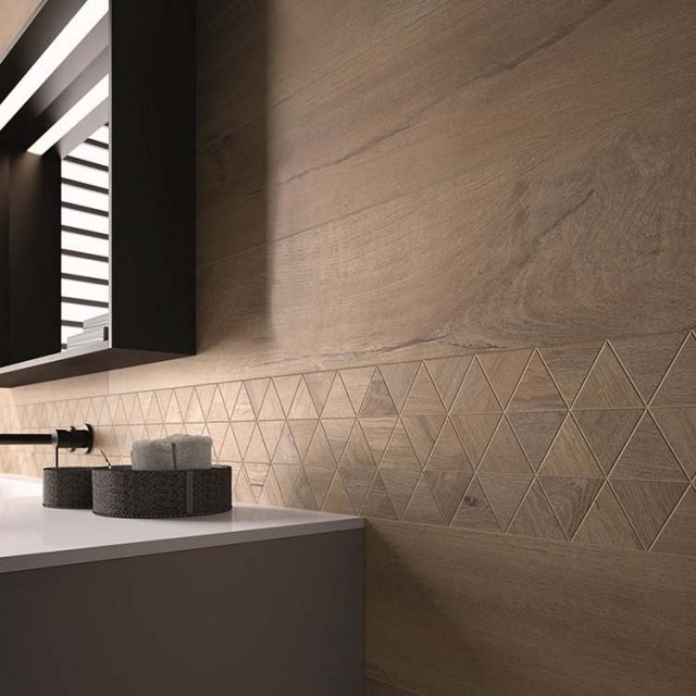 Flaviker arricchisce il progetto Wide con le serie Hangar e Cozy; le lastre, robuste e leggere, sono disponibili in grandi formati e nelle nuova doga ceramica di 26x200 cm, in grado di rendere caldo e accogliente lo spazio, grazie all’estetica con dettagli tridimensionali, come la riproduzione delle crepe stuccate. Flaviker arricchisce il progetto Wide con le serie Hangar e Cozy; le lastre, robuste e leggere, sono disponibili in grandi formati e nelle nuova doga ceramica di 26x200 cm, in grado di rendere caldo e accogliente lo spazio, grazie all’estetica con dettagli tridimensionali, come la riproduzione delle crepe stuccate.