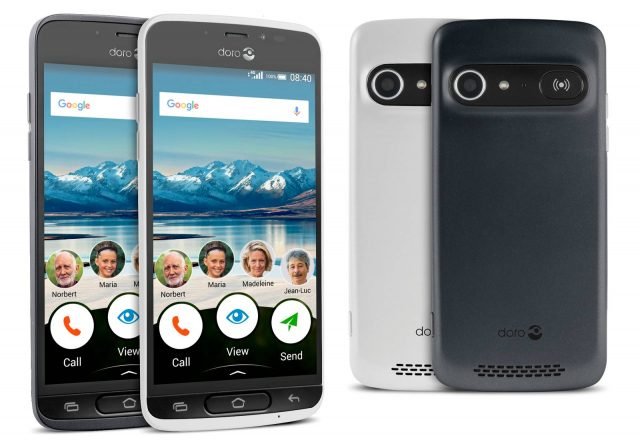 Lo smartphone Doro 8040 di Doro rappresenta la scelta ideale per i senior che sono alla ricerca di uno strumento smart e allo stesso tempo sicuro e semplice da usare. Doro 8040 include un questionario iniziale, che guida l’utente sin dal primo utilizzo, permettendogli di familiarizzare con il touch, di regolare la grandezza dei caratteri, il volume, oltre ad aiutarlo a identificare le icone utili. Doro ha realizzato un’interfaccia rivoluzionaria, che include tre icone principali sulla schermata home di Doro 8040: Chiama, Visualizza e Invia, associate a Chi o Cosa. Sul retro è posizionato il pulsante di emergenza, collegabile a cinque numeri da chiamare in caso di bisogno di aiuto. Disponibile a partire da fine ottobre al prezzo di 229,99 euro. www.doroitaly.it Lo smartphone Doro 8040 di Doro rappresenta la scelta ideale per i senior che sono alla ricerca di uno strumento smart e allo stesso tempo sicuro e semplice da usare. Doro 8040 include un questionario iniziale, che guida l’utente sin dal primo utilizzo, permettendogli di familiarizzare con il touch, di regolare la grandezza dei caratteri, il volume, oltre ad aiutarlo a identificare le icone utili. Doro ha realizzato un’interfaccia rivoluzionaria, che include tre icone principali sulla schermata home di Doro 8040: Chiama, Visualizza e Invia, associate a Chi o Cosa. Sul retro è posizionato il pulsante di emergenza, collegabile a cinque numeri da chiamare in caso di bisogno di aiuto. Disponibile a partire da fine ottobre al prezzo di 229,99 euro. www.doroitaly.it