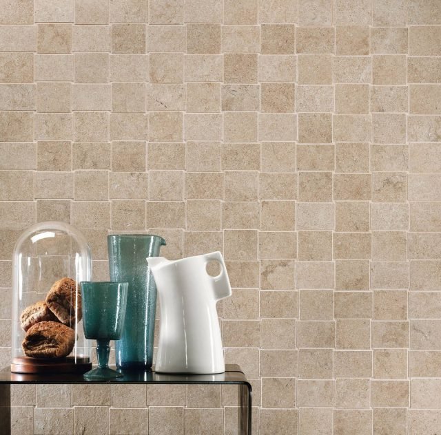Realstone, di Ragno, è un grés tecnico adatto per interni ed esterni e ispirato alle tre pietre Quarzite, Cardoso e Jerusalem. La serie è stata studiata per agevolare gli abbinamenti anche con altre tipologie di grés fra cui, soprattutto, le varianti legate agli effetti naturali del legno. Realstone, di Ragno, è un grés tecnico adatto per interni ed esterni e ispirato alle tre pietre Quarzite, Cardoso e Jerusalem. La serie è stata studiata per agevolare gli abbinamenti anche con altre tipologie di grés fra cui, soprattutto, le varianti legate agli effetti naturali del legno.