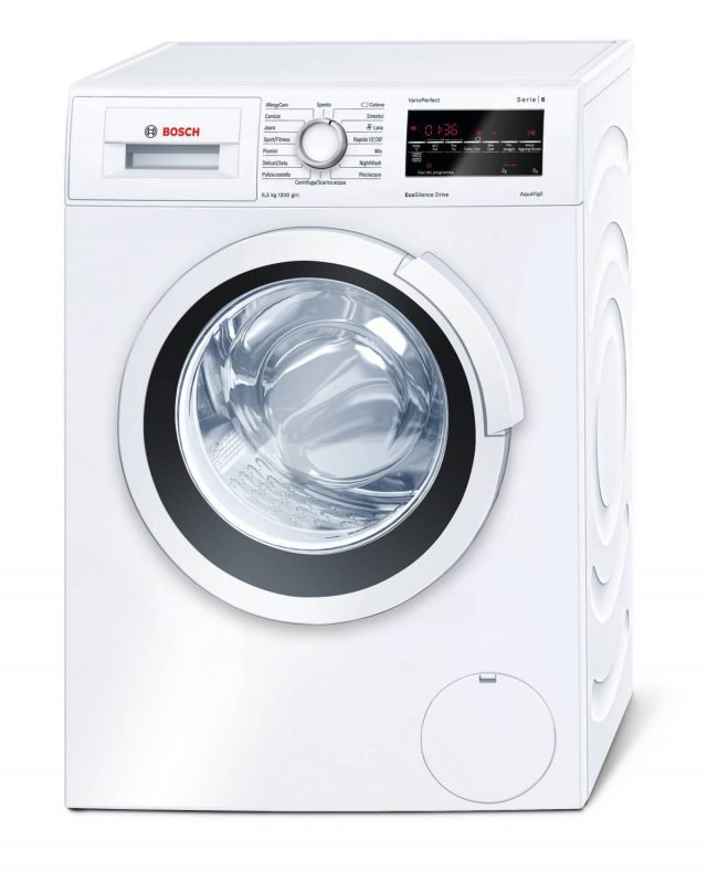 In classe A+++, la lavatrice della Serie & Mod. WLT24427IT di Bosch profonda solo 45 cm consente ha funzione VarioPerfect™ che consente di scegliere se risparmiare fino al 65 % di tempo con l'opzione TurboPerfect o fino al 50 % di energia con l’opzione EcoPerfect. Ha capacità di 6,5 kg. Misura L60xP45xH85 cm. Prezzo 699 euro. www.bosch.it In classe A+++, la lavatrice della Serie & Mod. WLT24427IT di Bosch profonda solo 45 cm consente ha funzione VarioPerfect™ che consente di scegliere se risparmiare fino al 65 % di tempo con l'opzione TurboPerfect o fino al 50 % di energia con l’opzione EcoPerfect. Ha capacità di 6,5 kg. Misura L60xP45xH85 cm. Prezzo 699 euro. www.bosch.it