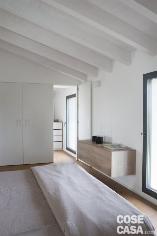 98 mq sottotetto nell'ex cascina 98 mq sottotetto nell'ex cascina