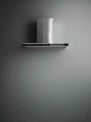 Elettrodomestici silenziosi Ha funzionamento impercettibile perché emette solo 53 decibel di rumore la cappa Lumina NRS® di Falmec in acciaio inox e vetro temperato, con comandi touch, aspirazione perimetrale e luci al neon per illuminare perfettamente il piano cottura. E’ larga 90 cm. Prezzo 1.507 euro. www.falmec.com Elettrodomestici silenziosi Ha funzionamento impercettibile perché emette solo 53 decibel di rumore la cappa Lumina NRS® di Falmec in acciaio inox e vetro temperato, con comandi touch, aspirazione perimetrale e luci al neon per illuminare perfettamente il piano cottura. E’ larga 90 cm. Prezzo 1.507 euro. www.falmec.com