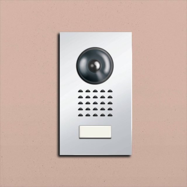 Il sistema di videocitofono è composto da pulsantiera esterna e schermo del monitor. La pulsantiera esterna, lato strada, è composta da videocamera, microfono, altoparlante e pulsante di chiamata, che consente di attivare il collegamento con il monitor. La pulsantiera rappresenta il “biglietto da visita” dell’abitazione, infatti offre la possibilità di conoscere la persona che vi abita.
Grazie alla presenza di un cartellino porta nome retroilluminato il nominativo è sempre visibile. Il sistema di videocitofono è composto da pulsantiera esterna e schermo del monitor. La pulsantiera esterna, lato strada, è composta da videocamera, microfono, altoparlante e pulsante di chiamata, che consente di attivare il collegamento con il monitor. La pulsantiera rappresenta il “biglietto da visita” dell’abitazione, infatti offre la possibilità di conoscere la persona che vi abita.
Grazie alla presenza di un cartellino porta nome retroilluminato il nominativo è sempre visibile.
