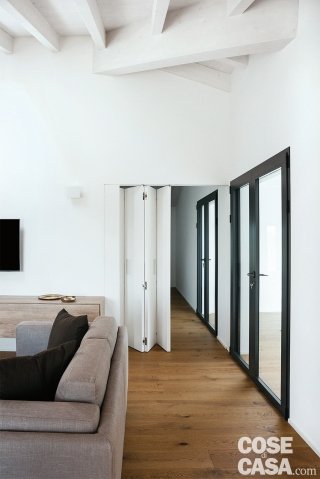 98 mq sottotetto nell'ex cascina 98 mq sottotetto nell'ex cascina