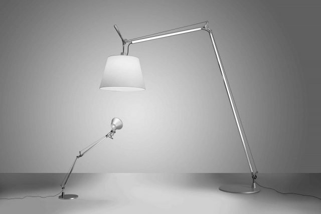 Tolomeo di Artemide è una lampada snodabile adatta a illuminare la zona home office Tolomeo di Artemide è una lampada snodabile adatta a illuminare la zona home office