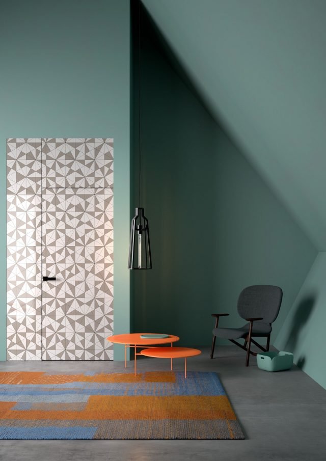Dà un tocco personale all’ambiente, il sistema a boiserie con porte a battente Boisé di Albed disponibile in svariate finiture sia per il pannello sia per lo stipite. Stipite e telaio della porta sono in alluminio naturale. La porta misura L 89 x H 215 cm, mentre la boiserie comprensiva di porta a battente misura L 130 x H 240 cm. Prezzo, Iva esclusa, 2.990 euro. www.albed.it Dà un tocco personale all’ambiente, il sistema a boiserie con porte a battente Boisé di Albed disponibile in svariate finiture sia per il pannello sia per lo stipite. Stipite e telaio della porta sono in alluminio naturale. La porta misura L 89 x H 215 cm, mentre la boiserie comprensiva di porta a battente misura L 130 x H 240 cm. Prezzo, Iva esclusa, 2.990 euro. www.albed.it