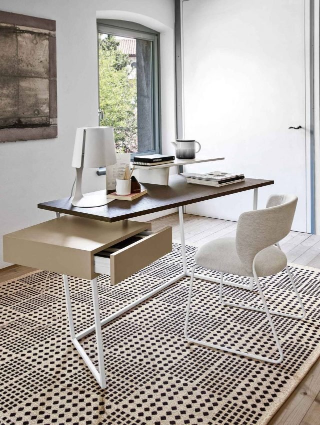 La scrivania Layers di Calligaris per home office La scrivania Layers di Calligaris per home office