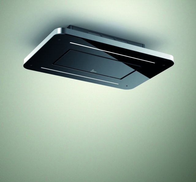La cappa incassata a soffitto Stivia di Baraldi lascia a vista solo il piano in vetro e una fascia in acciaio che corre lungo il perimetro. È dotata di doppie luci a Led, telecomando per regolare le 4 velocità e spia di funzionamento. In classe di consumo A, ha portata a 800 m3/h e emette una rumorosità massima di 64 decibel. Misura 90x60 cm. Prezzo 1.630 euro. www.cappebaraldi.it La cappa incassata a soffitto Stivia di Baraldi lascia a vista solo il piano in vetro e una fascia in acciaio che corre lungo il perimetro. È dotata di doppie luci a Led, telecomando per regolare le 4 velocità e spia di funzionamento. In classe di consumo A, ha portata a 800 m3/h e emette una rumorosità massima di 64 decibel. Misura 90x60 cm. Prezzo 1.630 euro. www.cappebaraldi.it