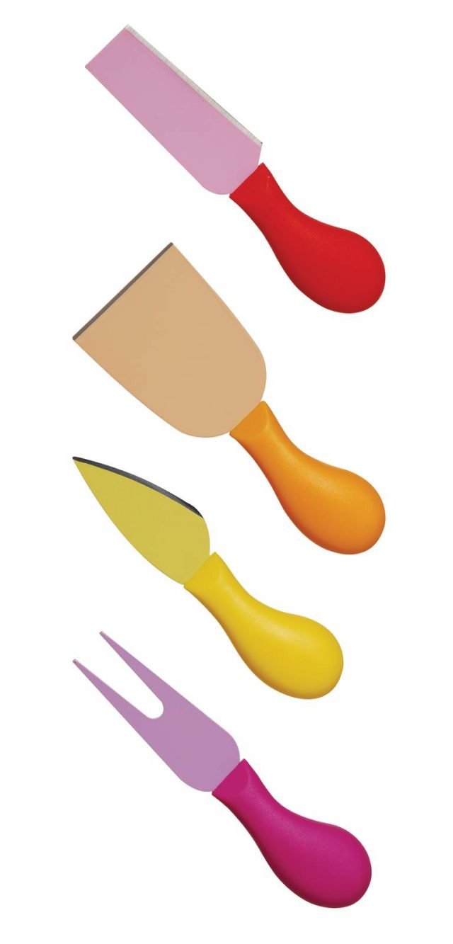 Il set composto da 4 coltelli per formaggio di Excelsa ha impugnatura ergonomica in plastica colorata e lama in acciaio antiaderente, antibatterico e igienico, grazie allo speciale materiale Xynflon, che previene l'ossidazione dei residui di cibo durante l'utilizzo. Facili da pulire, idrorepellenti e resistenti fino a 260 °C sono lavabili in lavastoviglie. Prezzo 12 euro. www.excelsa.it Il set composto da 4 coltelli per formaggio di Excelsa ha impugnatura ergonomica in plastica colorata e lama in acciaio antiaderente, antibatterico e igienico, grazie allo speciale materiale Xynflon, che previene l'ossidazione dei residui di cibo durante l'utilizzo. Facili da pulire, idrorepellenti e resistenti fino a 260 °C sono lavabili in lavastoviglie. Prezzo 12 euro. www.excelsa.it