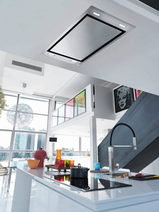 Di design elegante e tecnologia all'avanguardia, la cappa a soffitto Maris Flat FCFL 906 di Franke aspira fino a 700 mc/h con poco dispendio di energia perché è in classe di efficienza energetica A+. Regolabile tramite telecomando, è larga 90 cm e ha illuminazione a led rispettosa dell’ambiente. Prezzo 1.574 euro. www.franke.it Di design elegante e tecnologia all'avanguardia, la cappa a soffitto Maris Flat FCFL 906 di Franke aspira fino a 700 mc/h con poco dispendio di energia perché è in classe di efficienza energetica A+. Regolabile tramite telecomando, è larga 90 cm e ha illuminazione a led rispettosa dell’ambiente. Prezzo 1.574 euro. www.franke.it