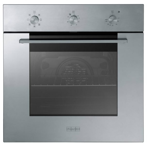 In classe energetica A, il forno multifunzione Smart SM 62 M XS di Franke è acciaio inox satinato. Con base da 60 cm, ha volume da 63 litri, 6 + 2 funzioni di cottura, contaminuti con allarme acustico e è fornito con una griglia e una leccarda. Prezzo 541,70 euro. www.franke.it In classe energetica A, il forno multifunzione Smart SM 62 M XS di Franke è acciaio inox satinato. Con base da 60 cm, ha volume da 63 litri, 6 + 2 funzioni di cottura, contaminuti con allarme acustico e è fornito con una griglia e una leccarda. Prezzo 541,70 euro. www.franke.it