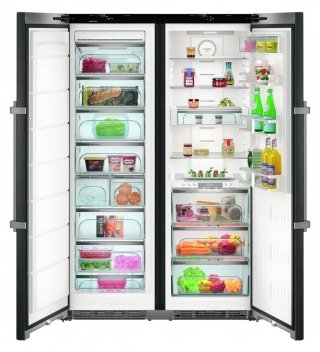 Il side by side BluPerformance SBSbs 8673 20 di Liebherr consente di conservare grandi quantità di cibo perchè ha volume utile di 629 litri e è completo di 3 cassetti BioFresh a umidità controllata. Emette una rumorosità di 38 dB e è completo di IceMaker automatico e disinseribile con allacciamento alla rete idrica che permette una produzione di ghiaccio di 0,8 kg in 24h e una riserva di ghiaccio da 0,8 kg. Misura L121xP66,5xH185h. Prezzo 5.099 euro. www.bsdspa.it Il side by side BluPerformance SBSbs 8673 20 di Liebherr consente di conservare grandi quantità di cibo perchè ha volume utile di 629 litri e è completo di 3 cassetti BioFresh a umidità controllata. Emette una rumorosità di 38 dB e è completo di IceMaker automatico e disinseribile con allacciamento alla rete idrica che permette una produzione di ghiaccio di 0,8 kg in 24h e una riserva di ghiaccio da 0,8 kg. Misura L121xP66,5xH185h. Prezzo 5.099 euro. www.bsdspa.it