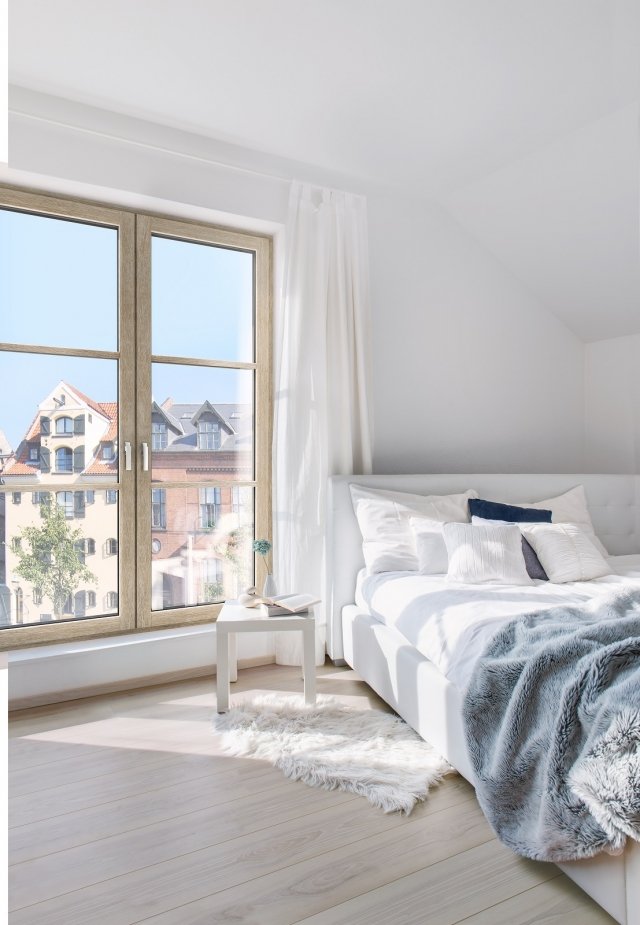 La nuova tecnologia I-tec Core applicata alla finestra in legno/alluminio HF410 di Internorm conferisce grande stabilità all’infisso, garantendo un elevato isolamento termico e un ridotto spessore del profilo. La parte interna è disponibile nelle essenze rovere, frassino, larice e noce, in molteplici varianti e colori; all’esterno in alluminio in svariati tonalità. Garantisce un isolamento acustico fino a 45 dB e termico fino a Uw: 0,63 W/m²K. Prezzo su richiesta. www.finestreinternorm.it La nuova tecnologia I-tec Core applicata alla finestra in legno/alluminio HF410 di Internorm conferisce grande stabilità all’infisso, garantendo un elevato isolamento termico e un ridotto spessore del profilo. La parte interna è disponibile nelle essenze rovere, frassino, larice e noce, in molteplici varianti e colori; all’esterno in alluminio in svariati tonalità. Garantisce un isolamento acustico fino a 45 dB e termico fino a Uw: 0,63 W/m²K. Prezzo su richiesta. www.finestreinternorm.it