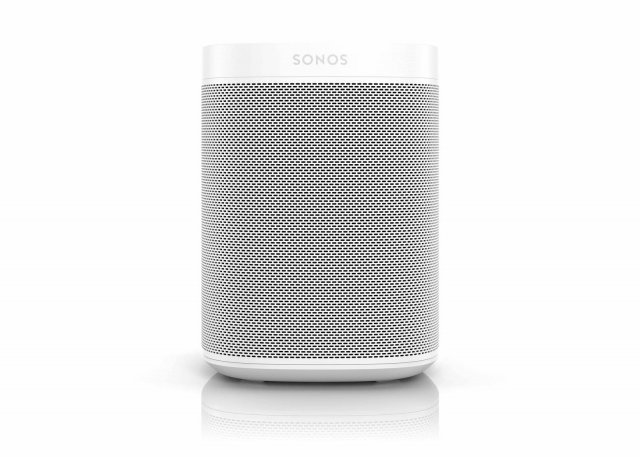 Sonos One
Il nuovo smart speaker Sonos One con controllo vocale capace di supportare molteplici servizi vocali e riprodurre musica, podcast, audiolibri e altri contenuti audio da più di 80 servizi di streaming. Con Sonos One è possibile utilizzare Alexa, l’assitente di Amazon, per accedere ai servizi Amazon Music, iHeartRadio, Pandora, SiriusXM e TuneIn. I comandi vocali come pausa, salta, alza/abbassa il volume e la possibilità di chiedere che cosa è in riproduzione saranno disponibili per tutti gli altri servizi musicali supportati da Sonos. Con Sonos One, gli utenti potranno quindi utilizzare la propria voce per controllare l’intero Sonos Home Sound System. Sonos One permetterà agli utenti di ascoltare le previsioni meteo, impostare un timer, ascoltare le notizie, informarsi sul traffico e persino seguire le partite in tempo reale. Nel 2018, Sonos One si arricchirà anche dell’assistente Google, diventando così l’unico smart speaker a supportare tutti i principali servizi vocali. Sarà possibile ascoltare musica, fare domande, aggiornarsi sulle ultime notizie, abbassare le luci e controllare la propria agenda. Integra una schiera di 6 microfoni e un algoritmo adattivo di soppressione dei rumori che permette allo speaker di concentrarsi sulla persona giusta che sta ascoltando e assicura che il servizio vocale senta tutto chiaramente. Alimentato da due amplificatori digitali classe D, un tweeter e un mid-woofer. Prezzo: 229 euro. www.sonos.com Sonos One
Il nuovo smart speaker Sonos One con controllo vocale capace di supportare molteplici servizi vocali e riprodurre musica, podcast, audiolibri e altri contenuti audio da più di 80 servizi di streaming. Con Sonos One è possibile utilizzare Alexa, l’assitente di Amazon, per accedere ai servizi Amazon Music, iHeartRadio, Pandora, SiriusXM e TuneIn. I comandi vocali come pausa, salta, alza/abbassa il volume e la possibilità di chiedere che cosa è in riproduzione saranno disponibili per tutti gli altri servizi musicali supportati da Sonos. Con Sonos One, gli utenti potranno quindi utilizzare la propria voce per controllare l’intero Sonos Home Sound System. Sonos One permetterà agli utenti di ascoltare le previsioni meteo, impostare un timer, ascoltare le notizie, informarsi sul traffico e persino seguire le partite in tempo reale. Nel 2018, Sonos One si arricchirà anche dell’assistente Google, diventando così l’unico smart speaker a supportare tutti i principali servizi vocali. Sarà possibile ascoltare musica, fare domande, aggiornarsi sulle ultime notizie, abbassare le luci e controllare la propria agenda. Integra una schiera di 6 microfoni e un algoritmo adattivo di soppressione dei rumori che permette allo speaker di concentrarsi sulla persona giusta che sta ascoltando e assicura che il servizio vocale senta tutto chiaramente. Alimentato da due amplificatori digitali classe D, un tweeter e un mid-woofer. Prezzo: 229 euro. www.sonos.com