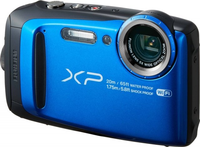 Una fotocamera ideale per portarla ovunque, non ingombra, progettata per un facile impiego nelle attività all'aria aperto. Grazie a un’impugnatura ergonomica per rendere sicura la presa con una sola mano, a un meccanismo a doppia chiusura per il vano batterie, che richiede due passaggi per bloccare/sbloccare il coperchio, e a quattro caratteristiche di estrema robustezza, XP120 è ideale come prima fotocamera per i bambini. È impermeabile fino a 20 metri, è resistente alle cadute da 1,75m, è resistente alla polvere ed è in grado di operare a basse temperature fino a -10°C. Presenta un display LCD da 3” ad alta definizione, pari a 920K pixel, grazie a ciò gli utenti possono comporre agevolmente l’immagine e rivedere facilmente lo scatto. FinePix XP120 impiega un sensore CMOS retroilluminato da 1/2,3” e da 16,4 megapixel e l’esclusiva tecnologia di riproduzione colore di Fujifilm, che garantisce, in ogni situazione, immagini chiare e nitide. È dotata di zoom ottico 5x con una lunghezza focale grandangolare pari a 28mm. La funzione “Smartphone Transfer” consente il trasferimento di foto e video da XP120 allo smartphone o al tablet semplicemente toccando un pulsante. Le immagini possono essere inviate direttamente dalla fotocamera alla stampante per smartphone “Instax SHARE” per la loro stampa immediata. Prezzo: 219,99 euro. www.fujifilm.eu Una fotocamera ideale per portarla ovunque, non ingombra, progettata per un facile impiego nelle attività all'aria aperto. Grazie a un’impugnatura ergonomica per rendere sicura la presa con una sola mano, a un meccanismo a doppia chiusura per il vano batterie, che richiede due passaggi per bloccare/sbloccare il coperchio, e a quattro caratteristiche di estrema robustezza, XP120 è ideale come prima fotocamera per i bambini. È impermeabile fino a 20 metri, è resistente alle cadute da 1,75m, è resistente alla polvere ed è in grado di operare a basse temperature fino a -10°C. Presenta un display LCD da 3” ad alta definizione, pari a 920K pixel, grazie a ciò gli utenti possono comporre agevolmente l’immagine e rivedere facilmente lo scatto. FinePix XP120 impiega un sensore CMOS retroilluminato da 1/2,3” e da 16,4 megapixel e l’esclusiva tecnologia di riproduzione colore di Fujifilm, che garantisce, in ogni situazione, immagini chiare e nitide. È dotata di zoom ottico 5x con una lunghezza focale grandangolare pari a 28mm. La funzione “Smartphone Transfer” consente il trasferimento di foto e video da XP120 allo smartphone o al tablet semplicemente toccando un pulsante. Le immagini possono essere inviate direttamente dalla fotocamera alla stampante per smartphone “Instax SHARE” per la loro stampa immediata. Prezzo: 219,99 euro. www.fujifilm.eu