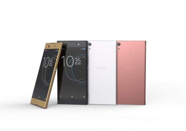 Xperia XA1 Ultra è caratterizzato da un elegante design borderless che consente di sfruttare appieno lo schermo edge-to-edge e da una fotocamera degna di dispositivi di fascia premium. La straordinaria cura dei particolari e la superficie perfettamente uniforme garantiscono la massima comodità di utilizzo e le linee curve dello smartphone assicurano una perfetta impugnatura. Il grande schermo FullHD (1080p) da 6” è supportato da tecnologie che consentono di riprodurre le immagini con livelli straordinari di chiarezza e contrasto. Il display risulta particolarmente leggibile anche grazie alla possibilità di ingrandire le icone e il carattere. XA1 Ultra dispone di una fotocamera principale con sensore d’immagine Exmor RS da 23 MP che garantisce una messa a fuoco incredibilmente veloce e immagini nitide grazie a Hybrid Autofocus, per foto perfette in qualsiasi momento. La fotocamera anteriore da 16 MP integra uno stabilizzatore ottico dell’immagine per eliminare gli indesiderati effetti dell’involontario movimento della mano e migliorare la qualità dei selfie scattati in condizioni di scarsa luminosità. È possibile, inoltre, scattare selfie in maniera semplice e con un solo gesto grazie alla funzionalità ‘Hand Shutter’. XA1 Ultra è progettato per assicurare prestazioni durevoli lungo l’intero ciclo di vita dello smartphone. Qnovo Adaptive Charging monitora le prestazioni della batteria da 2.700 mAh e ne preserva la durata, dosando i flussi di ricarica, per evitare danni e massimizzare la durata, mentre la modalità Stamina preserva la batteria rimanente quando se ne ha davvero la necessità, disabilitando alcune delle funzioni e estendendone così la durata. Inoltre, Xperia Actions impara dalle modalità di utilizzo dello smartphone e semplifica la vita dell’utente, suggerendo impostazioni personalizzate. Prezzo: 379 euro. www.sonymobile.com Xperia XA1 Ultra è caratterizzato da un elegante design borderless che consente di sfruttare appieno lo schermo edge-to-edge e da una fotocamera degna di dispositivi di fascia premium. La straordinaria cura dei particolari e la superficie perfettamente uniforme garantiscono la massima comodità di utilizzo e le linee curve dello smartphone assicurano una perfetta impugnatura. Il grande schermo FullHD (1080p) da 6” è supportato da tecnologie che consentono di riprodurre le immagini con livelli straordinari di chiarezza e contrasto. Il display risulta particolarmente leggibile anche grazie alla possibilità di ingrandire le icone e il carattere. XA1 Ultra dispone di una fotocamera principale con sensore d’immagine Exmor RS da 23 MP che garantisce una messa a fuoco incredibilmente veloce e immagini nitide grazie a Hybrid Autofocus, per foto perfette in qualsiasi momento. La fotocamera anteriore da 16 MP integra uno stabilizzatore ottico dell’immagine per eliminare gli indesiderati effetti dell’involontario movimento della mano e migliorare la qualità dei selfie scattati in condizioni di scarsa luminosità. È possibile, inoltre, scattare selfie in maniera semplice e con un solo gesto grazie alla funzionalità ‘Hand Shutter’. XA1 Ultra è progettato per assicurare prestazioni durevoli lungo l’intero ciclo di vita dello smartphone. Qnovo Adaptive Charging monitora le prestazioni della batteria da 2.700 mAh e ne preserva la durata, dosando i flussi di ricarica, per evitare danni e massimizzare la durata, mentre la modalità Stamina preserva la batteria rimanente quando se ne ha davvero la necessità, disabilitando alcune delle funzioni e estendendone così la durata. Inoltre, Xperia Actions impara dalle modalità di utilizzo dello smartphone e semplifica la vita dell’utente, suggerendo impostazioni personalizzate. Prezzo: 379 euro. www.sonymobile.com