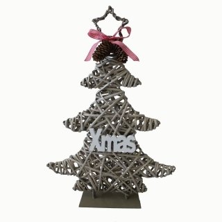 Art. 35231336 di Leroy Merlin è la decorazione a forma di albero di Natale interamente realizzata in legno e decorata da una serie di particolari: la coppia di pigne, il nastrino a quadretti e la scritta applicata. È una soluzione ecologica e naturale. Misura L 44 x P 5 x H 60 cm. Prezzo 20,90 euro. www.leroymerlin.it Art. 35231336 di Leroy Merlin è la decorazione a forma di albero di Natale interamente realizzata in legno e decorata da una serie di particolari: la coppia di pigne, il nastrino a quadretti e la scritta applicata. È una soluzione ecologica e naturale. Misura L 44 x P 5 x H 60 cm. Prezzo 20,90 euro. www.leroymerlin.it
