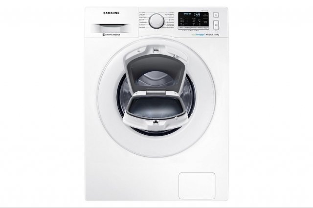 Il doppio oblò della lavatrice salvaspazio con carica frontale ADDWASH™ Ecolavaggio® Serie 5500 Slim WW 70K5210 XW di Samsung consente di aggiungere capi o detergente in qualsiasi momento del lavaggio e i capi lavati a mano che necessitano solo di un risciacquo o una centrifuga. La lavatrice è dotata anche dei programmi Outdoor, Baby Care e Jeans. Da 7 kg, ha centrifuga da 1200 giri/minuto ed è in classe di efficienza energetica A +++ – 20%. Misura L 60 x P 45 x H 85 cm. Prezzo 649 euro. www.samsung.com/it Il doppio oblò della lavatrice salvaspazio con carica frontale ADDWASH™ Ecolavaggio® Serie 5500 Slim WW 70K5210 XW di Samsung consente di aggiungere capi o detergente in qualsiasi momento del lavaggio e i capi lavati a mano che necessitano solo di un risciacquo o una centrifuga. La lavatrice è dotata anche dei programmi Outdoor, Baby Care e Jeans. Da 7 kg, ha centrifuga da 1200 giri/minuto ed è in classe di efficienza energetica A +++ – 20%. Misura L 60 x P 45 x H 85 cm. Prezzo 649 euro. www.samsung.com/it
