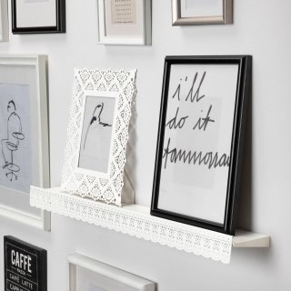 mensola Skurar di Ikea in acciaio bianco mensola Skurar di Ikea in acciaio bianco