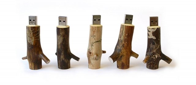 Wooden Stick di Matter Of Material Stanchi delle solite, anonime chiavette usb? Con wooden stick di Matter Of Material sorprenderete amici e colleghi con un oggetto 2.0 dal look soprendentemente naturale. https://matterofmaterial.com Wooden Stick di Matter Of Material Stanchi delle solite, anonime chiavette usb? Con wooden stick di Matter Of Material sorprenderete amici e colleghi con un oggetto 2.0 dal look soprendentemente naturale. https://matterofmaterial.com