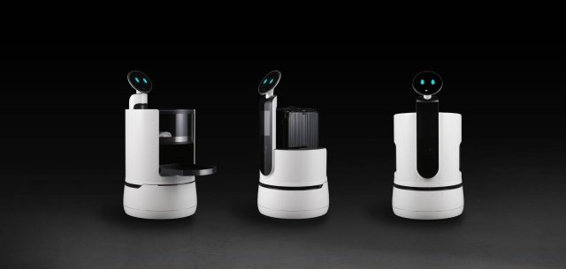 LG Robot CLOi
LG ha lanciato 3 nuovi robot CLOi specificamente sviluppati per l’uso commerciale in hotel, aeroporti e supermercati: il Robot-Cameriere, il Robot-Facchino e il Robot Carrello della Spesa, fanno seguito al Robot-Guida Aeroporto e al Robot addetto Pulizie Aeroporto, attualmente in fase di collaudo finale presso l’aeroporto sudcoreano Incheon International Airport. La famiglia CLOi include inoltre il Robot Tosaerba e il Robot Hub, che di recente ha preso parte a un esperimento presso una delle principali istituzioni finanziarie della Corea del Sud, offrendo informazioni e assistenza ai clienti nelle filiali della banca. Il Robot-Cameriere è stato progettato per portare pasti e bevande agli ospiti e ai clienti negli hotel e nelle sale d’attesa degli aeroporti in modo rapido ed efficiente. Progettato per consegnare i bagagli nelle camere dei clienti, il Robot-Facchino riduce al minimo gli inconvenienti legati a un servizio lento e ai lunghi tempi di attesa durante un soggiorno in albergo. Il Robot-Facchino può anche gestire rapidamente il servizio di check-in e check-out e le operazioni di pagamento. Con l’aiuto del Robot Carrello della Spesa, i clienti possono scansionare gli articoli acquistati e vedere la propria shopping list sul display. I prodotti CLOi sono progettati per garantire un’esperienza innovativa e un’interazione nuova ai clienti grazie all’uso dell’Intelligenza Artificiale. www.lg.com LG Robot CLOi
LG ha lanciato 3 nuovi robot CLOi specificamente sviluppati per l’uso commerciale in hotel, aeroporti e supermercati: il Robot-Cameriere, il Robot-Facchino e il Robot Carrello della Spesa, fanno seguito al Robot-Guida Aeroporto e al Robot addetto Pulizie Aeroporto, attualmente in fase di collaudo finale presso l’aeroporto sudcoreano Incheon International Airport. La famiglia CLOi include inoltre il Robot Tosaerba e il Robot Hub, che di recente ha preso parte a un esperimento presso una delle principali istituzioni finanziarie della Corea del Sud, offrendo informazioni e assistenza ai clienti nelle filiali della banca. Il Robot-Cameriere è stato progettato per portare pasti e bevande agli ospiti e ai clienti negli hotel e nelle sale d’attesa degli aeroporti in modo rapido ed efficiente. Progettato per consegnare i bagagli nelle camere dei clienti, il Robot-Facchino riduce al minimo gli inconvenienti legati a un servizio lento e ai lunghi tempi di attesa durante un soggiorno in albergo. Il Robot-Facchino può anche gestire rapidamente il servizio di check-in e check-out e le operazioni di pagamento. Con l’aiuto del Robot Carrello della Spesa, i clienti possono scansionare gli articoli acquistati e vedere la propria shopping list sul display. I prodotti CLOi sono progettati per garantire un’esperienza innovativa e un’interazione nuova ai clienti grazie all’uso dell’Intelligenza Artificiale. www.lg.com