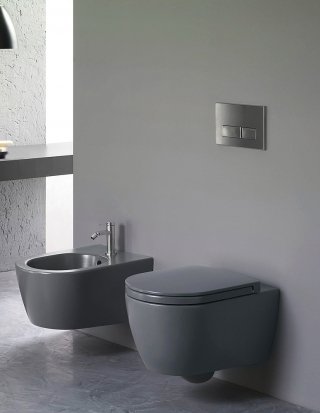 sanitari sospesi water e bidet Fusion di Hatria (design Nilo Gioacchini) grigio antracite sanitari sospesi water e bidet Fusion di Hatria (design Nilo Gioacchini) grigio antracite