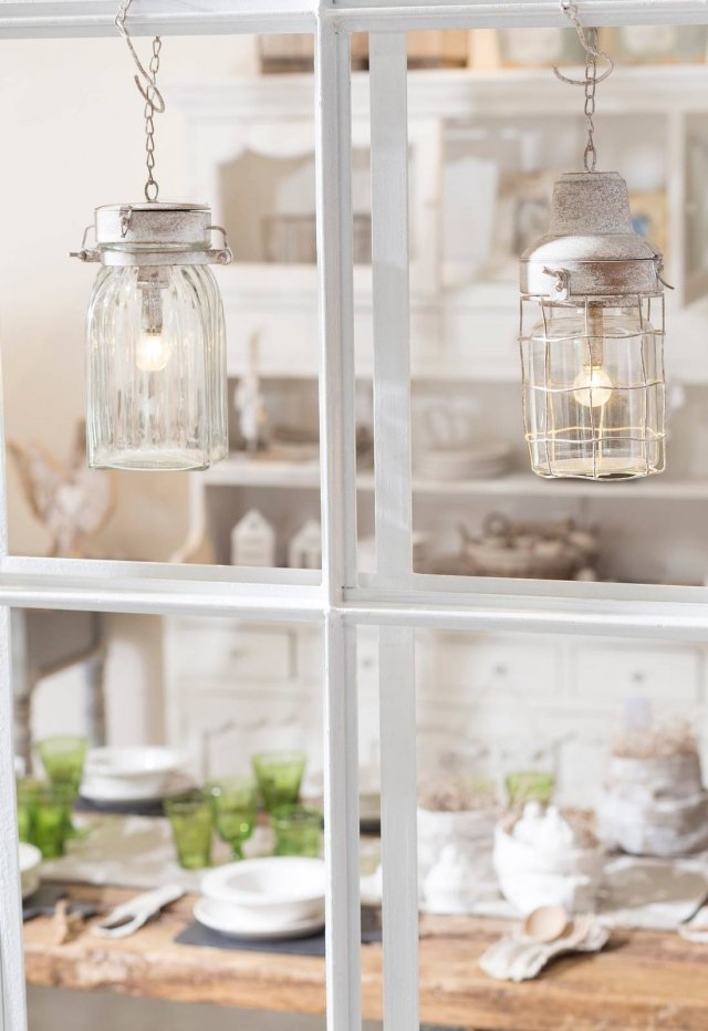 La Fabbrica del Verde propone per una cucina cool, una lampada in vetro da appendere con lampadina led a batteria. Prezzo consigliato al pubblico 35,00 euro. Perfetta in cucina per ambientazioni shabby e country. www.lafabbricadelverde.it La Fabbrica del Verde propone per una cucina cool, una lampada in vetro da appendere con lampadina led a batteria. Prezzo consigliato al pubblico 35,00 euro. Perfetta in cucina per ambientazioni shabby e country. www.lafabbricadelverde.it