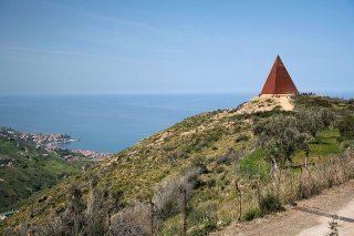 Piramide-38-parallelo-Mauro-Staccioli Piramide-38-parallelo-Mauro-Staccioli