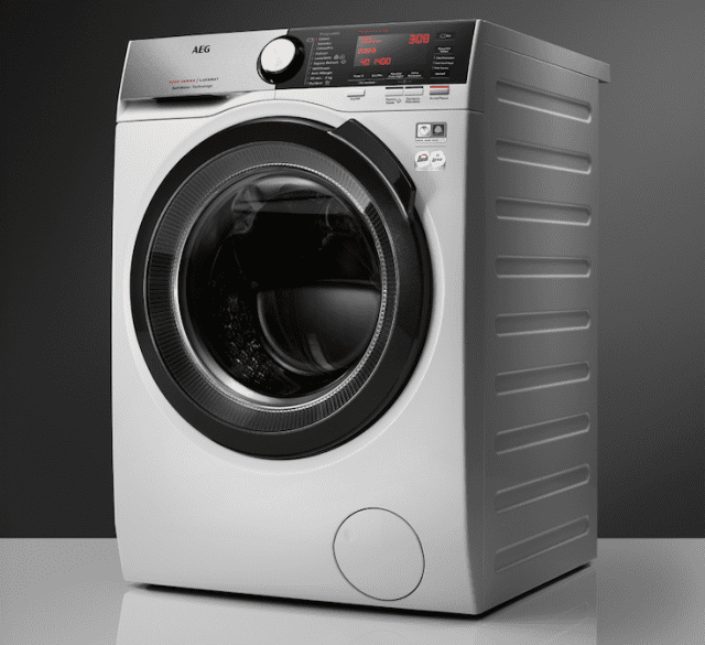 lavatrice a oblò L9FEC969S 9000 di AEG è in grado di filtrare e addolcire l'acqua prima che questa venga in contatto con il bucato lavatrice a oblò L9FEC969S 9000 di AEG è in grado di filtrare e addolcire l'acqua prima che questa venga in contatto con il bucato
