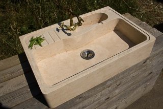 lavandino cucina da appoggio Acquaio + 1 di Pietre di Rapolano in travertino chiaro lavandino cucina da appoggio Acquaio + 1 di Pietre di Rapolano in travertino chiaro